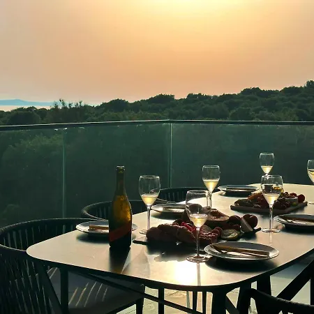 Apartamento Penthouse Amethyst With Rooftop Pool Kožino