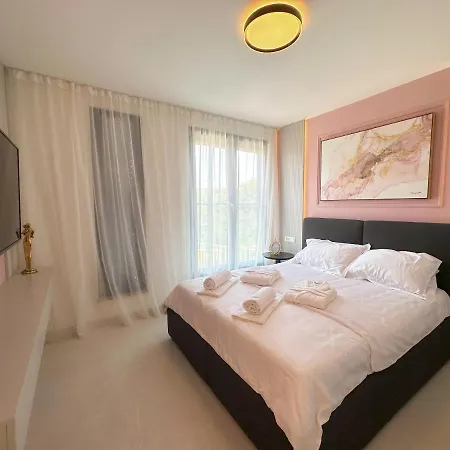 Penthouse Amethyst With Rooftop Pool * Kožino