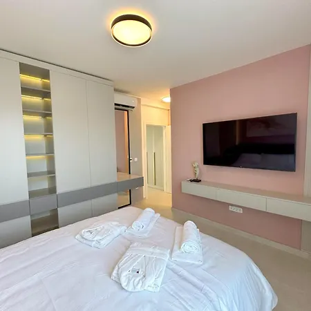 Apartman Penthouse Amethyst With Rooftop Pool *